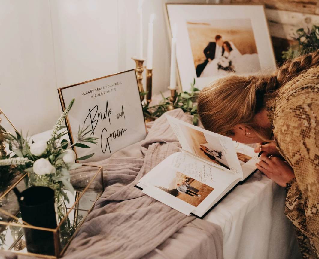 Guestbooks & Keepsakes