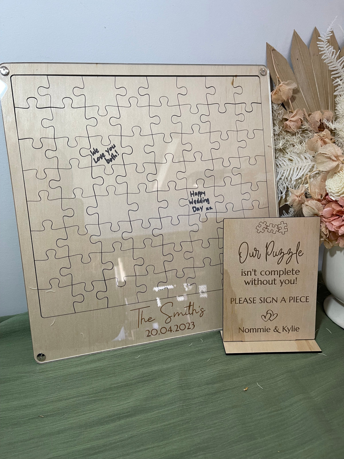 Guestbook – Puzzle Design